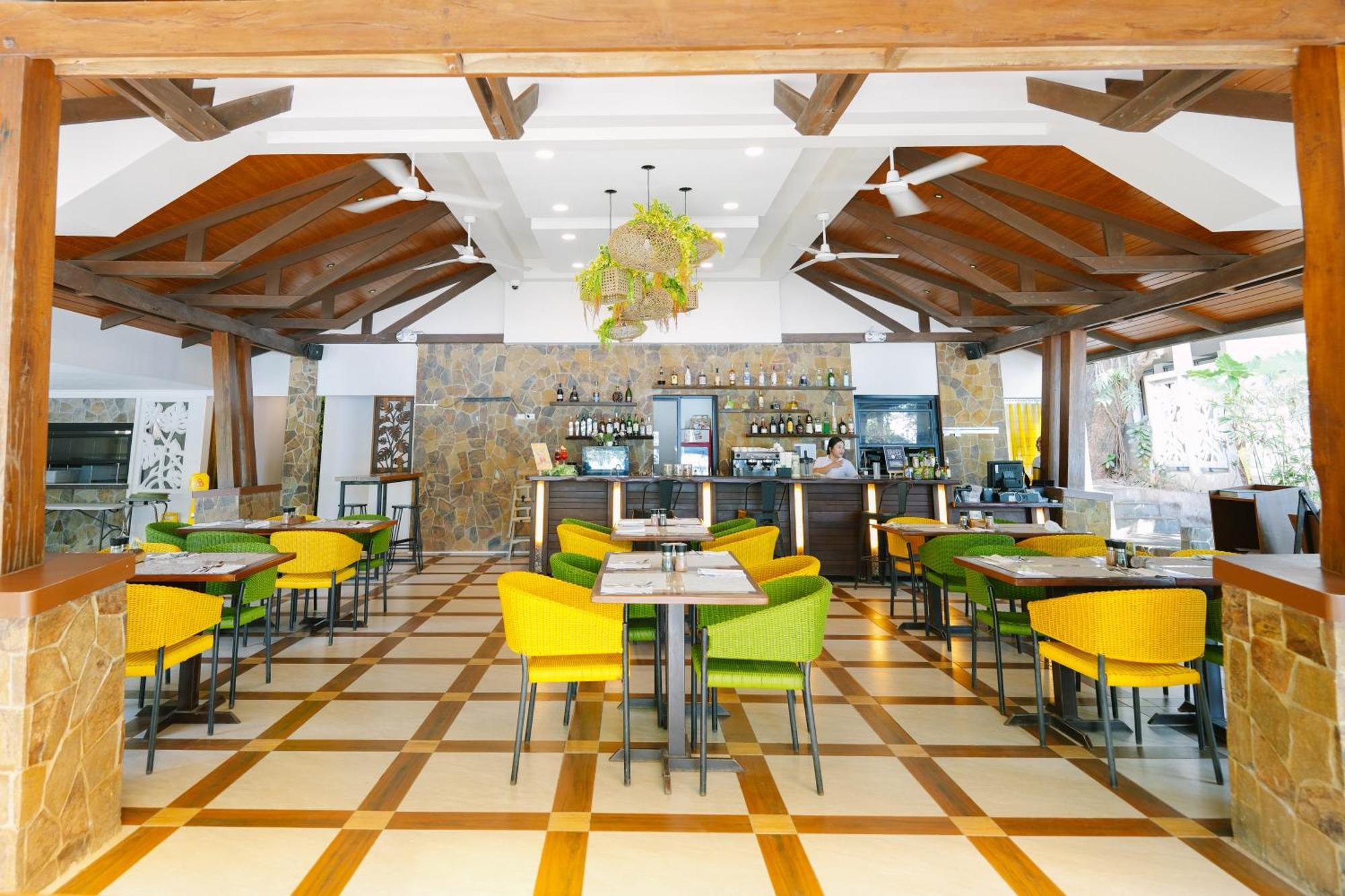 La Jolla Luxury Beach Resort Bagac Dış mekan fotoğraf